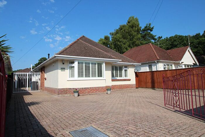3 Bedroom Bungalow To Rent In Austin Avenue, Poole, BH14