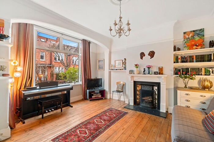 3 Bedroom Terraced House For Sale In Glencairn Road, SW16