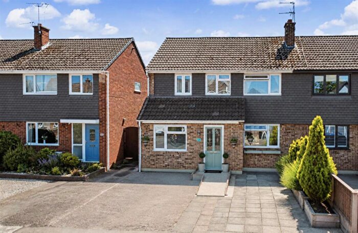 4 Bedroom Semi Detached House For Sale In Lathkilldale Crescent, Long Eaton, NG10