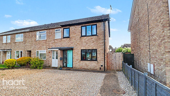 3 Bedroom End Of Terrace House For Sale In Gunthorpe Road, Gunthorpe, PE4