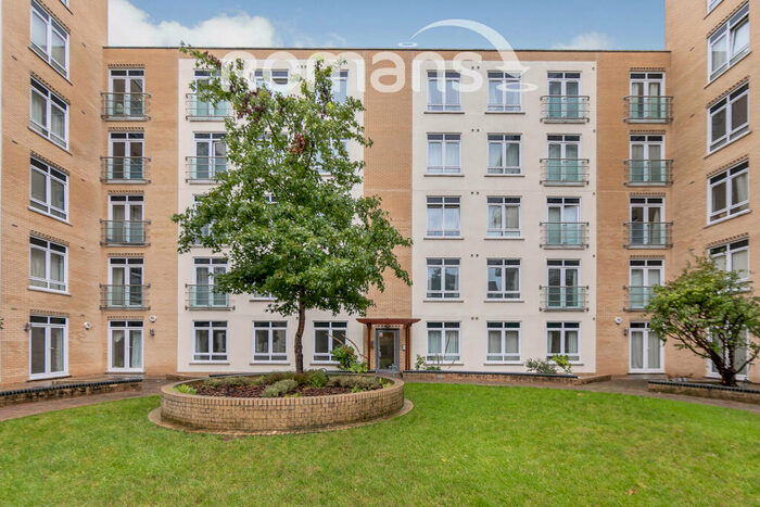 2 Bedroom Apartment To Rent In The Meridian, Reading, RG1