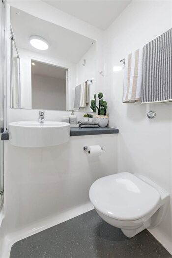 Studio To Rent In Union Street, Shieldfield, Newcastle Upon Tyne, NE2