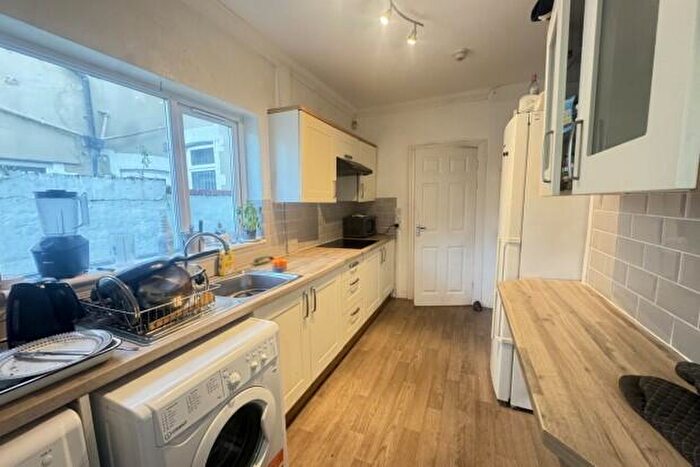 5 Bedroom Terraced House To Rent In Dalton Street Cardiff, CF24