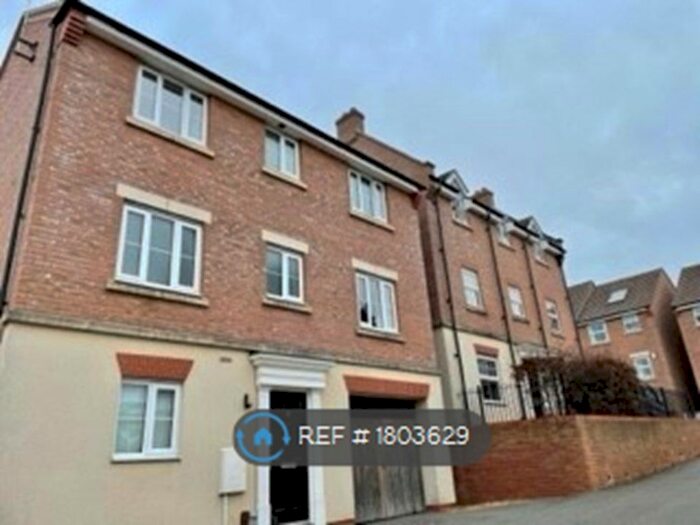 4 Bedroom Detached House To Rent In Foxtail Way, Northampton, NN5