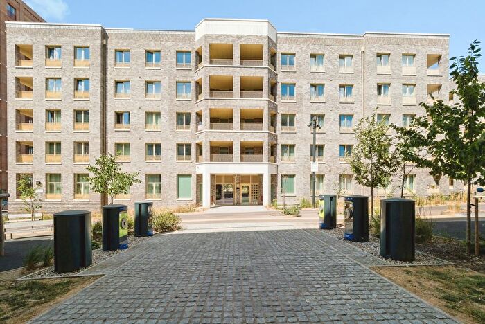 2 Bedroom Flat For Sale In Frogley Park, Barking, Essex, IG11
