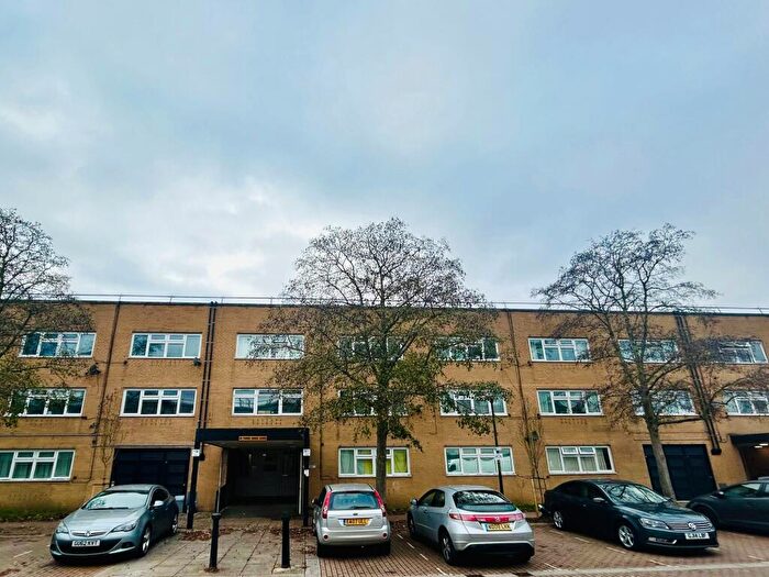 1 Bedroom Apartment To Rent In North Tenth Street, Milton Keynes, MK9