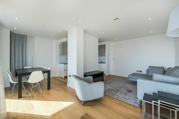 3 Bedroom Flat To Rent In Camley Street, London, N1C
