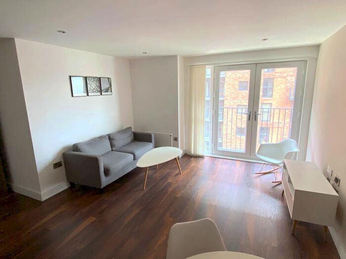 2 Bedroom Flat To Rent In Wilburn Basin, Ordsall Lane, Salford, Manchester, M5