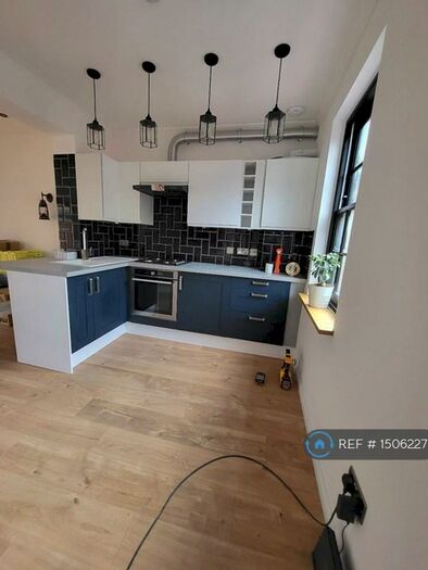 2 Bedroom Flat To Rent In Wick Road, London, E9