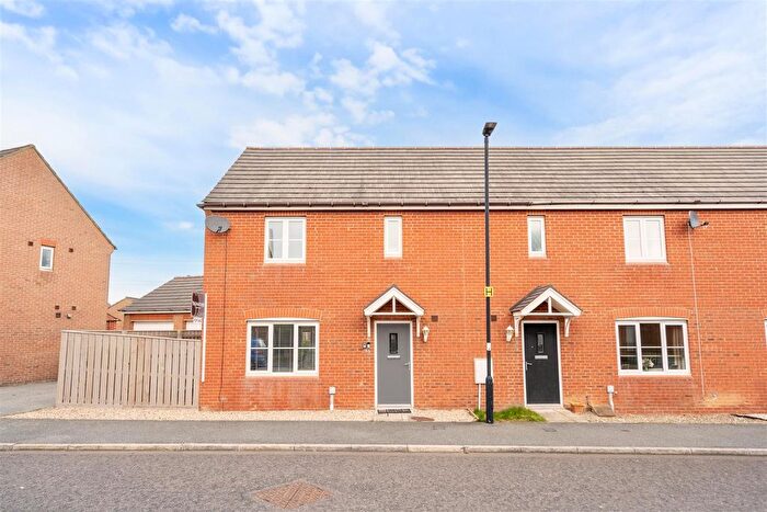 3 Bedroom End Terrace House For Sale In Cloverfield, West Allotment, Newcastle Upon Tyne, NE27