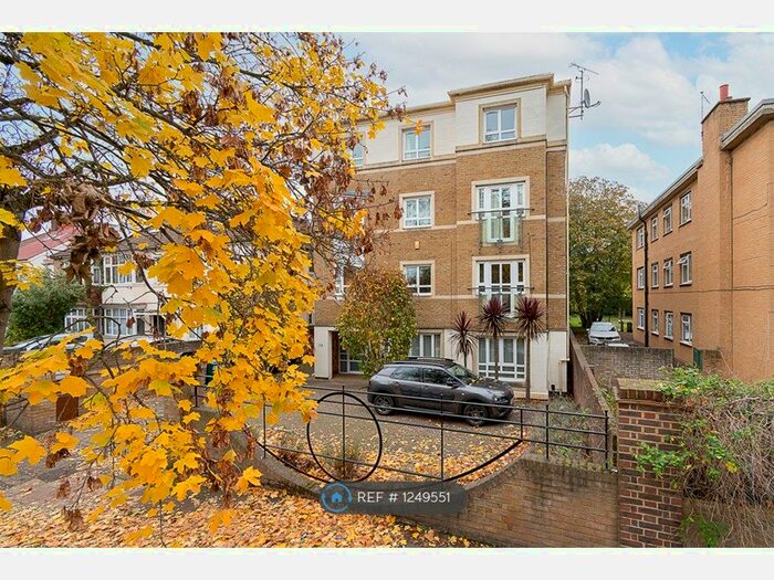 2 Bedroom Flat To Rent In Dorset Road, South Wimbledon SW19