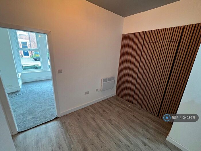 3 Bedroom Flat To Rent In The Polygon, Southampton, SO15