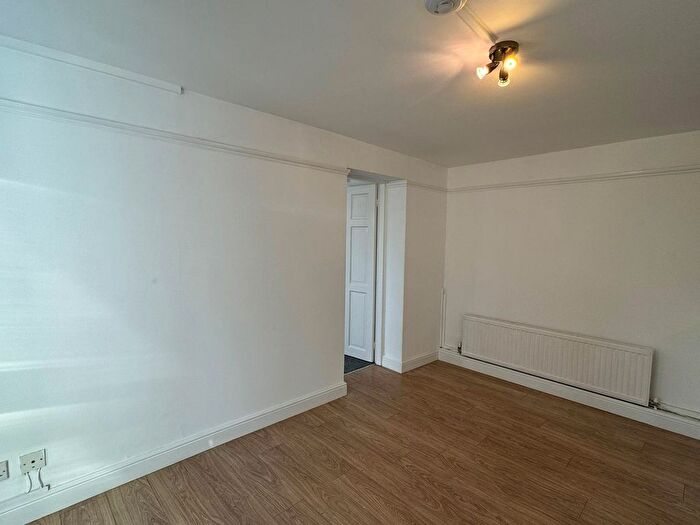 2 Bedroom Flat To Rent In Lower Warberry Road, Torquay, TQ1