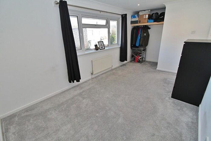 2 Bedroom Semi-Detached House For Sale In Exton Road, West Leigh, PO9