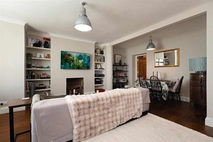 2 Bedroom Flat For Sale In Eversfield Place, St. Leonards-On-Sea, TN37
