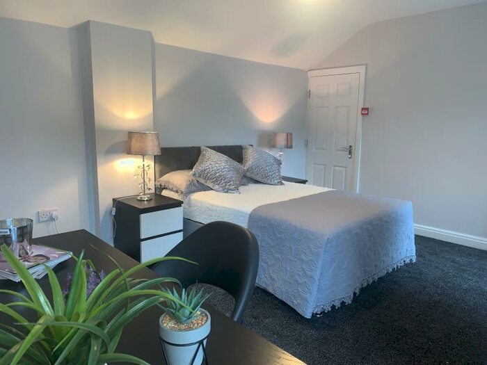 2 Bedroom Flat To Rent In Virginia House, LS6