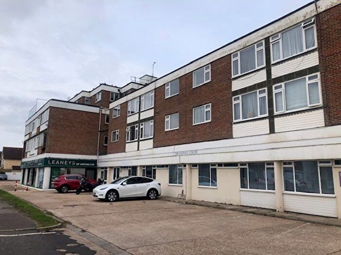 2 Bedroom Flat To Rent In Brighton Road, Lancing, BN15