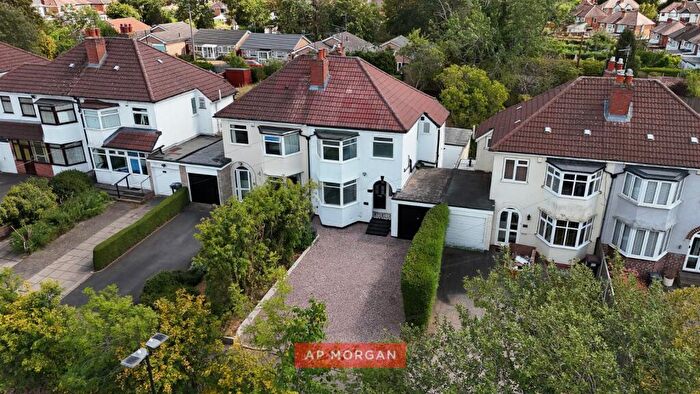 3 Bedroom Semi Detached House For Sale In Scribers Lane, Birmingham, West Midlands, B28