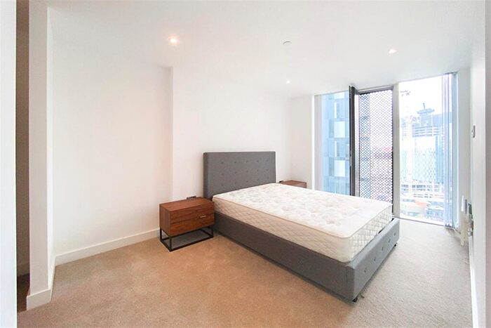 2 Bedroom Apartment To Rent In East Tower, Owen Street, M15