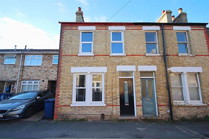 3 Bedroom House To Rent In Cyprus Road, Cambridge, CB1