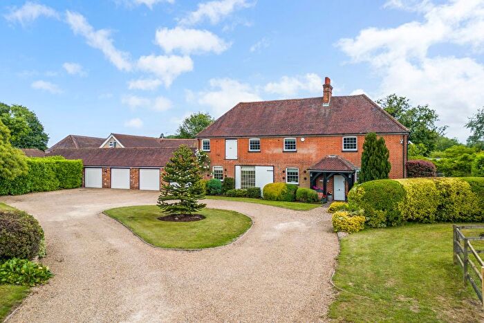 6 Bedroom Detached House To Rent In Chequers Lane, Abbotts Langley, WD25