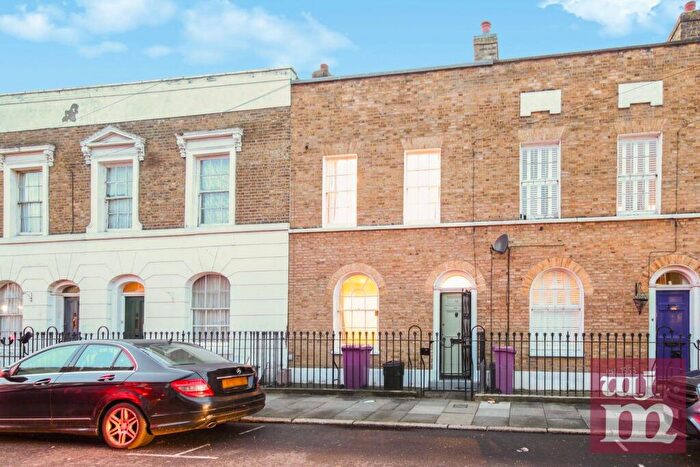 2 Bedroom Terraced House To Rent In Bromley Street, Stepney Green, E1