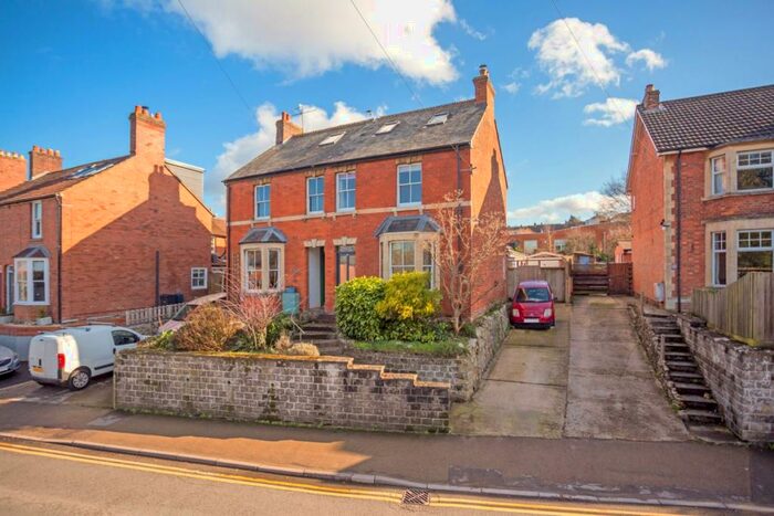 3 Bedroom Semi-Detached House To Rent In George Lane Marlborough, SN8