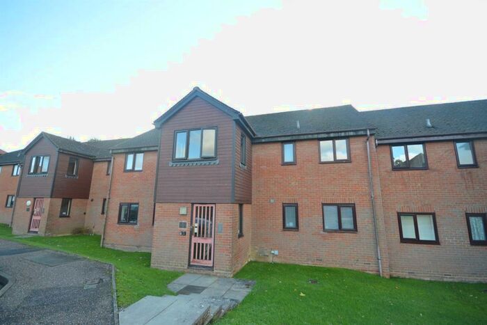 1 Bedroom Flat To Rent In Roman Way, Billingshurst, RH14
