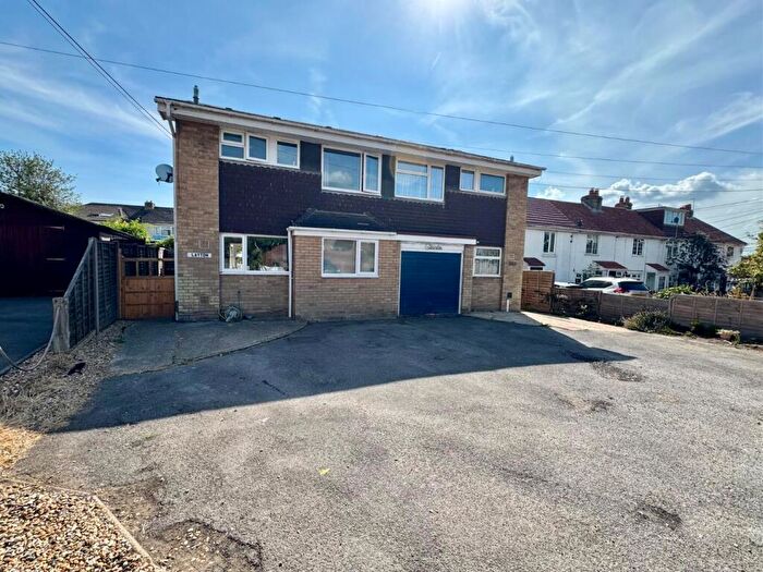 3 Bedroom Semi-Detached House For Sale In Portsmouth Road, Bursledon, Southampton, SO31