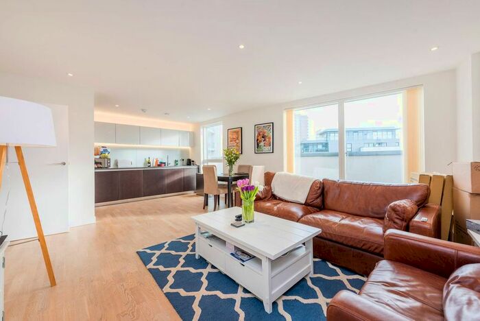 2 Bedroom Flat To Rent In Pump House Crescent, Kew Bridge, Brentford, TW8