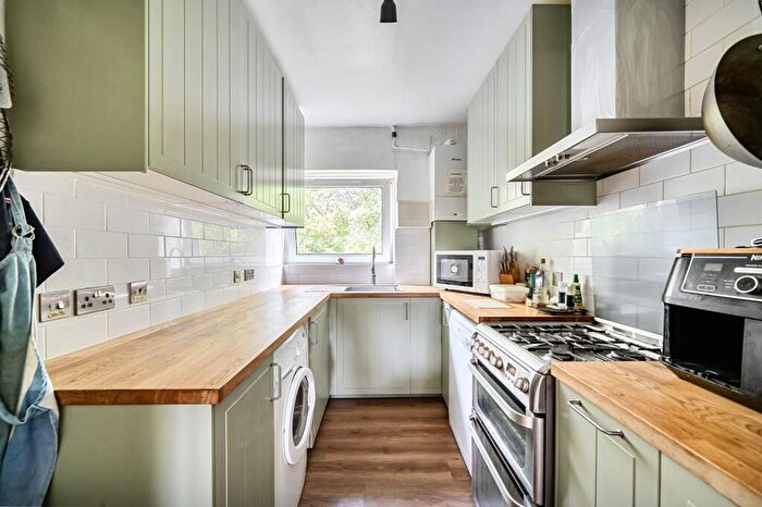 2 Bedroom Flat For Sale In South End Close, South End Green, London, NW3