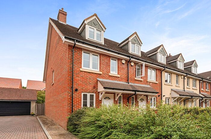 3 Bedroom End Terrace House For Sale In Hunters Place, Hindhead, Surrey, GU26