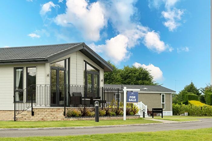 2 Bedroom Mobile/park Home For Sale In Merley House Lane, Ashington, Wimborne, BH21