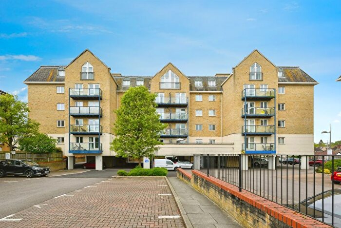 2 Bedroom Flat For Sale In Taverners Way, Hoddesdon, EN11