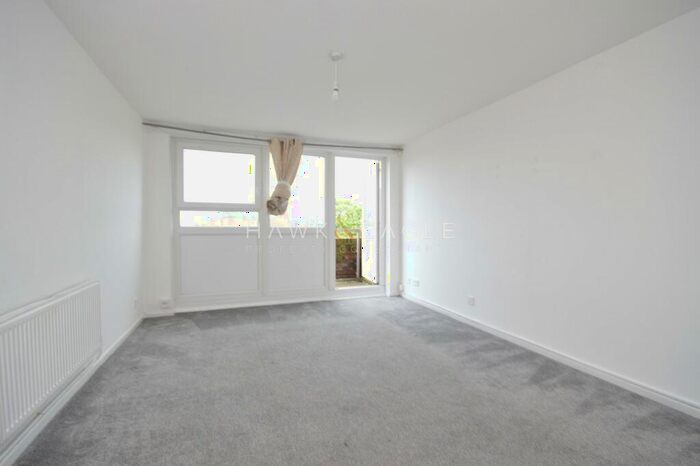 2 Bedroom Flat To Rent In Bower Street, London, Greater London., E1
