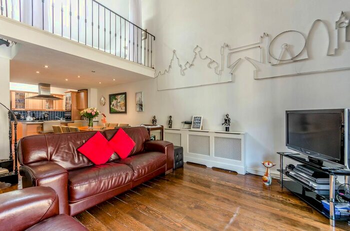 2 Bedroom Flat To Rent In The Highway, Wapping, London, E1W