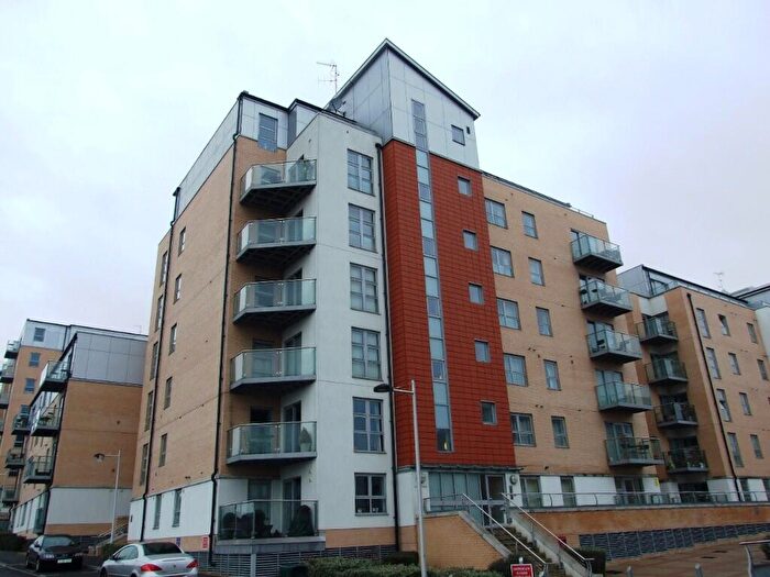 2 Bedroom Apartment To Rent In Queen Mary Avenue, London, E18