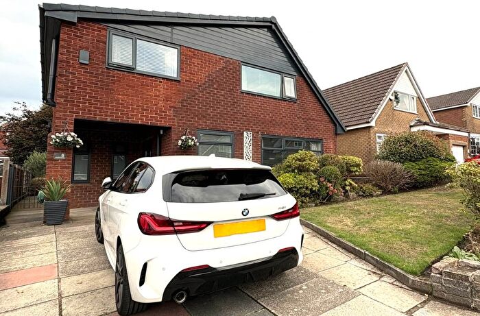 4 Bedroom Detached House For Sale In Cathedral Road, Chadderton, OL9
