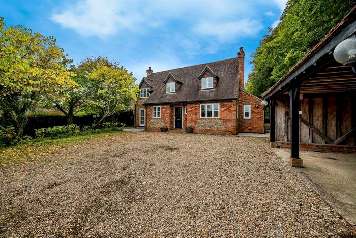 4 Bedroom Detached House For Sale In Small Dean Lane, Wendover, Aylesbury, HP22