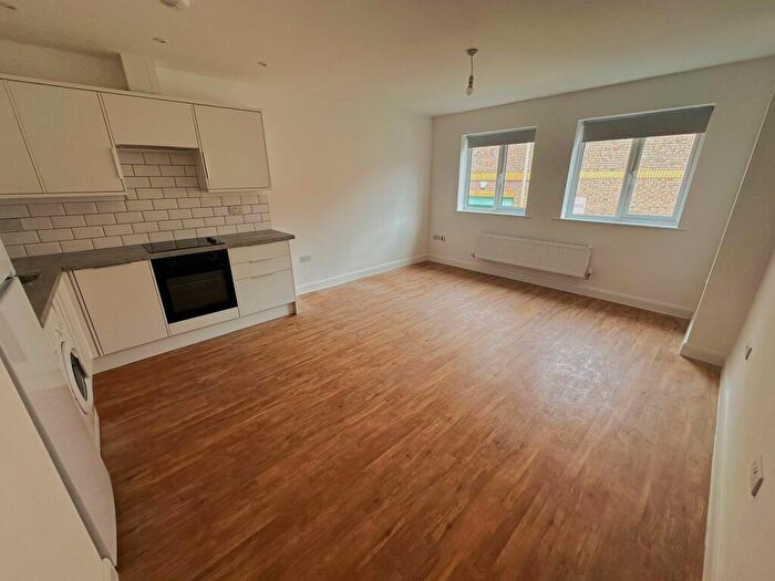 1 Bedroom Apartment To Rent In West Steet Fareham Unfurnished, PO16