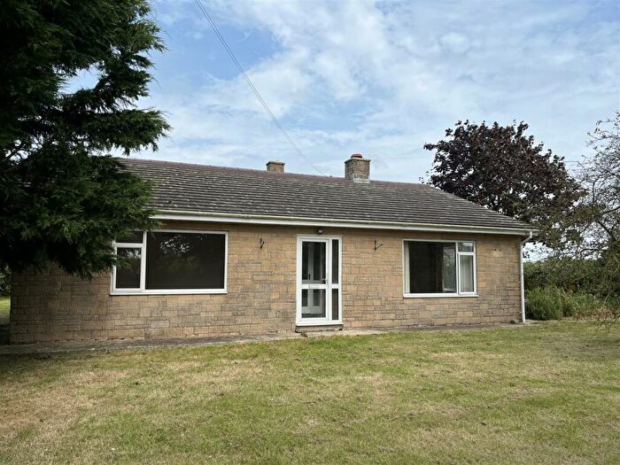 3 Bedroom Detached Bungalow To Rent In Broadoak, DT6