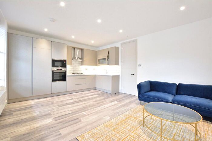 2 Bedroom Apartment To Rent In Bennett Park, London, SE3