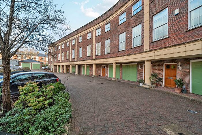 4 Bedroom Terraced House For Sale In Bath Place, Winchester, SO22