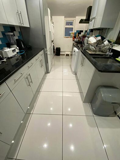 6 Bedroom Terraced House To Rent In Grange Avenue, Reading, RG6