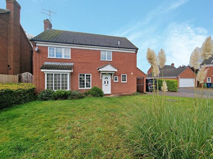 4 Bedroom Detached House To Rent In Bilberry Close, Eaton Ford, PE19