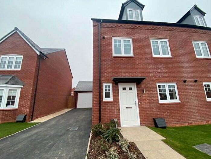 4 Bedroom Semi-Detached House To Rent In Edge Dale Road, Longshoot, CV11