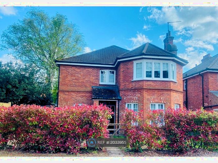 4 Bedroom Detached House To Rent In Bath Road, Camberley, GU15