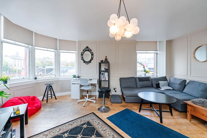 2 Bedroom Flat For Sale In Hunter Street, Glasgow, G4