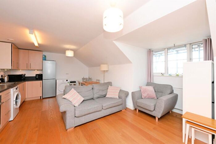 2 Bedroom Flat For Sale In Watery Lane, Turnford, Broxbourne, EN10