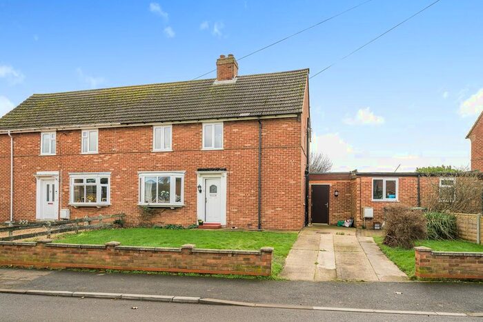 3 Bedroom Semi-Detached House For Sale In Fieldside Road, Pulloxhill, MK45